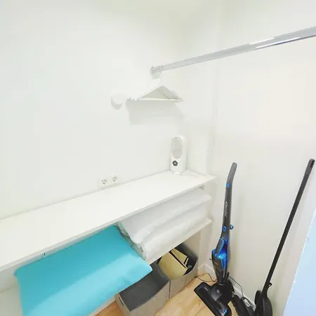Noor Bright Balcony Parking Optionnoor Bright Balcony Parking Option Apartman *
